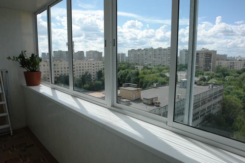 Холодное остекление лоджий и балконов  в Санкт-Петербурге